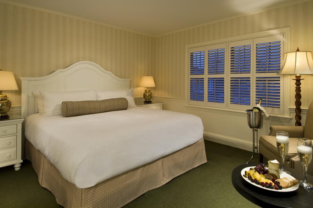 Chatham Wayside Inn Eksteriør bilde